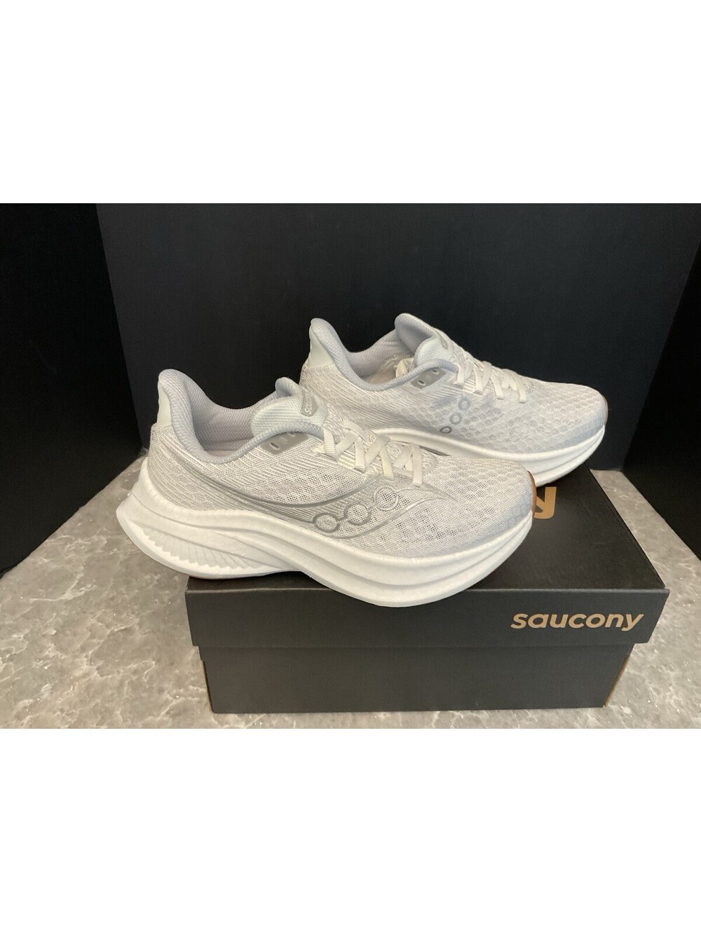New! Womens Saucony Endorphin Speed 5 White/Gum Running Shoes. Size 7.5. Nice!